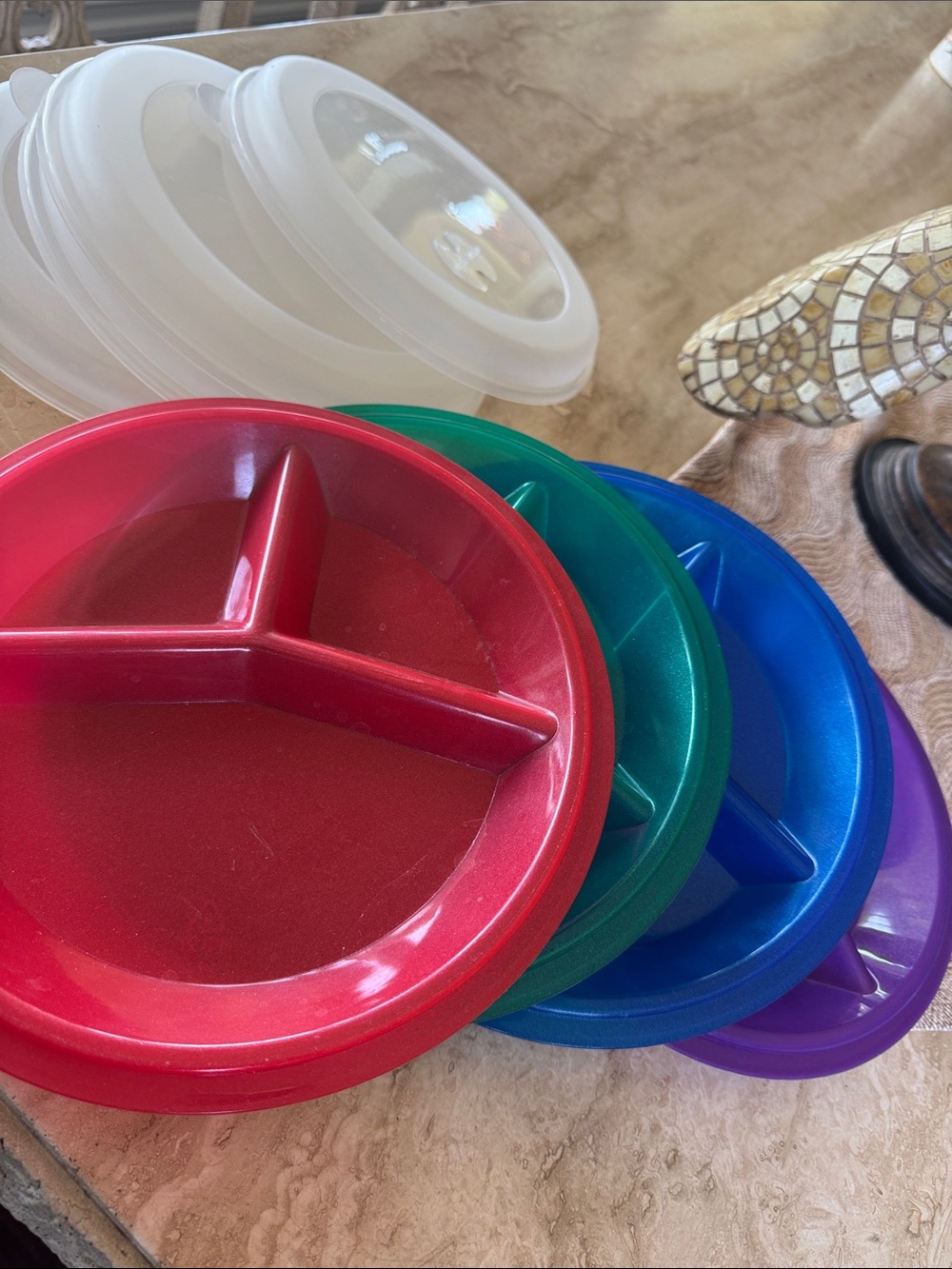 Set of Colorful Sectioned Plastic Plates with Lids